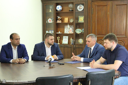 Фото новости: Мэрия Николаева подписала с ГП «Сетам» меморандум о продаже коммунальной собственности через электронные торги Свежие новости: Мэрия Николаева подписала с ГП «Сетам» меморандум о продаже коммунальной собственности через электронные торги