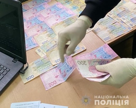 Свежие новости: Работник больницы требовал от пенсионерки взятку в размере 8 тыс грн