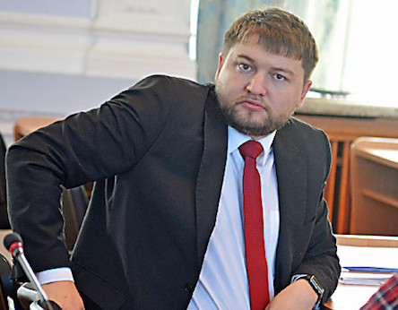 Свежие новости: Почувствовала всевластие, - Турупалов о решении Казаковой лишить его части полномочий