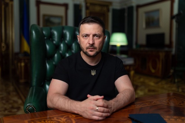 Свежие новости: Зеленський ввів у дію санкції проти власника миколаївського заводу Новинського та низки представників РПЦ