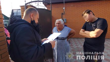 Свежие новости: Полицейские поймали аферисток, которые с пенсионерки из Южноукраинска «сняли порчу» за 950 000 гривен