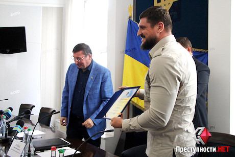 Свежие новости: Савченко получил грамоту от Генпрокурора «за помощь в борьбе с преступностью»