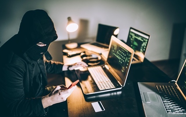 Свежие новости: У Миколаєві родина шахраїв вкрала волонтерську допомогу