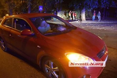 Свежие новости: В центре Николаева девушка на KIA сбила пешехода