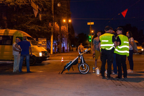 Свежие новости: В Днепре водитель маршрутки сбил семью на пешеходном переходе