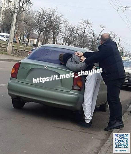 Фото новости: У Миколаєві 19-річному аферисту винесли ще один вирок за обман пенсіонерів Свежие новости: У Миколаєві 19-річному аферисту винесли ще один вирок за обман пенсіонерів