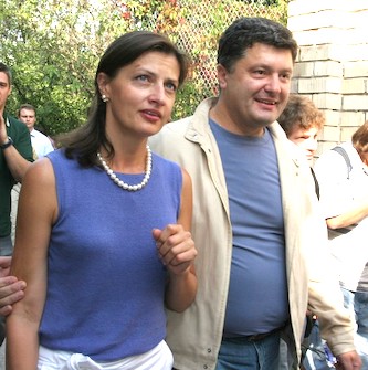 Свежие новости: Порошенко отказался от госохраны и уехал вместе с семьей  за границу