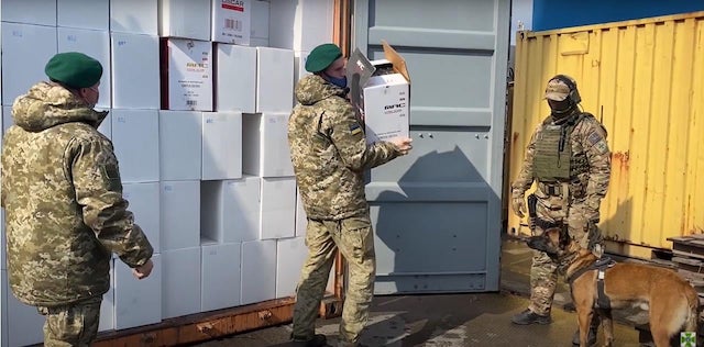 Свежие новости: В Одесском порту обнаружили почти 14 тысяч ящиков с сигаретами на сумму около ₴145 млн — их пытались вывезти в ЕС