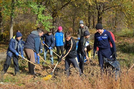 Свежие новости: «Осенняя толока»: николаевские спортсмены очистили от мусора побережье Южного Буга