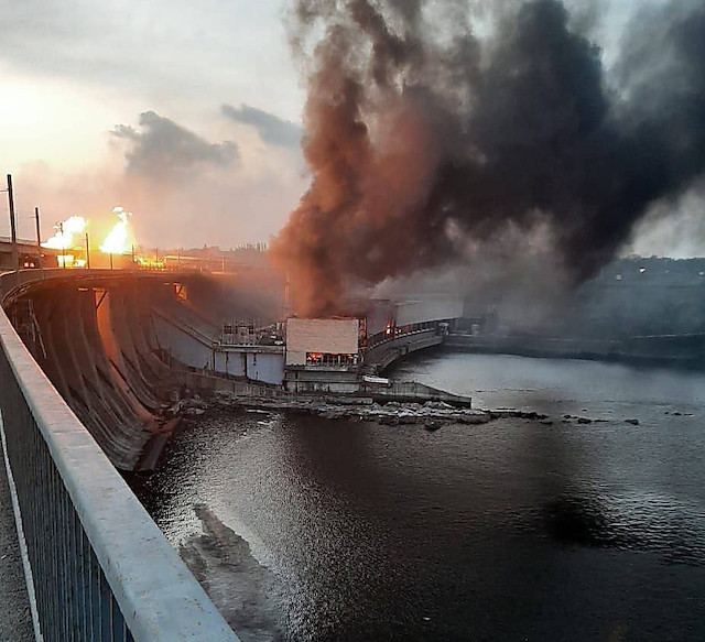 Свежие новости: Рф нанесла ракетний удар по ДніпроГЕС, загрози прориву немає, – Укргідроенерго