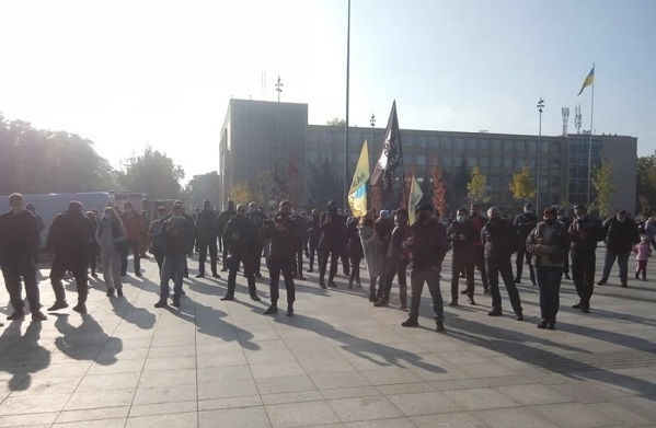 Свежие новости: В Николаеве, несмотря на «красную» зону, проводят акцию за доступную растаможку «евроблях»