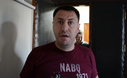 Свежие новости: ВИДЕО: Владислав Ентин оскорбил патрульного, который регулировал дорожное движение