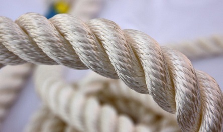 Свежие новости: В Одесской области 10-летний мальчик запутался в канате шведской стенки и умер