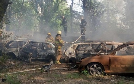 Свежие новости: ВИДЕО: В Киеве на штрафплощадке сгорело 54 автомобиля