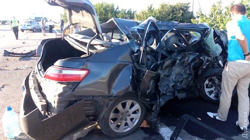 Фото новости: Серьезная авария под Одессой: двое пострадавших и километровая пробка Свежие новости: Серьезная авария под Одессой: двое пострадавших и километровая пробка