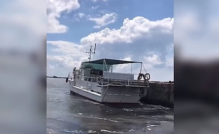 Свежие новости: Разлив нефтепродуктов в Очакове: полиция открыла уголовное производство и проверяет катер, принадлежащий жене экс-прокурора