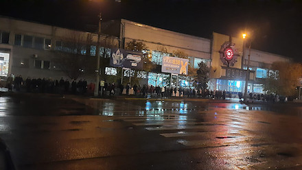 Свежие новости: В Николаеве образовались большие очереди из горожан, которые не могут уехать домой