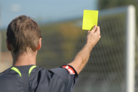 Свежие новости: МФК «Первомайск» и «Кристалл»: два гола, два удаления, семь желтых карточек