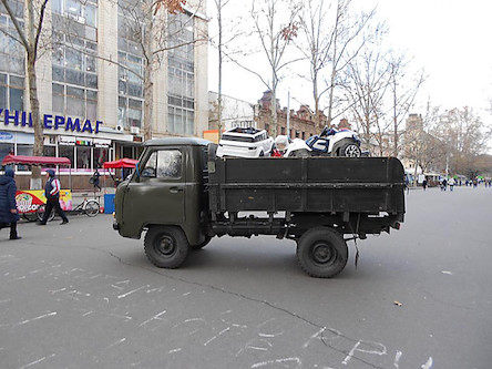 Свежие новости: В Николаеве полицейские изъяли детские электромобили, которые незаконно сдавались в прокат