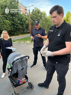 Свежие новости: У Кропивницькому ДБР затримало посадовицю податкової, яка сховала хабар у дитячу коляску