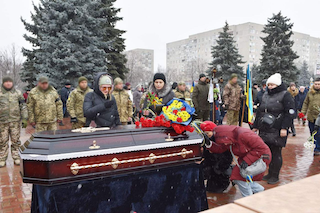 Свежие новости: В Южноукраїнську простились з морпіхом Артемом Пасічником