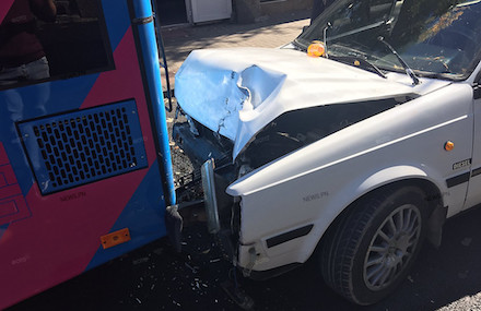 Свежие новости: В Николаеве авто врезался в новый троллейбус, который впервые вышел на маршрут