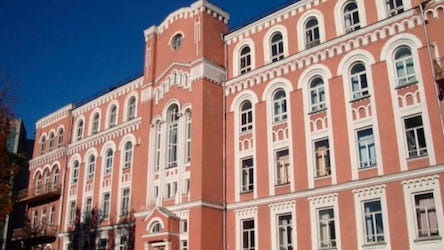 Свежие новости: В Киеве еще одна больная с COVID-19 выбросилась из окна больницы