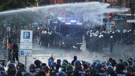 Свежие новости: Акция протеста против G20 в Гамбурге вылилась в стычки с полицией