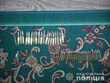 Фото новости: Поліцейські Нової Одеси вилучили у місцевого мешканця незареєстровану снайперську гвинтівку та боєприпаси Свежие новости: Поліцейські Нової Одеси вилучили у місцевого мешканця незареєстровану снайперську гвинтівку та боєприпаси