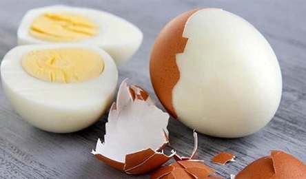 Свежие новости: В Індії чоловік помер, коли намагався на спір з’їсти 50 яєць