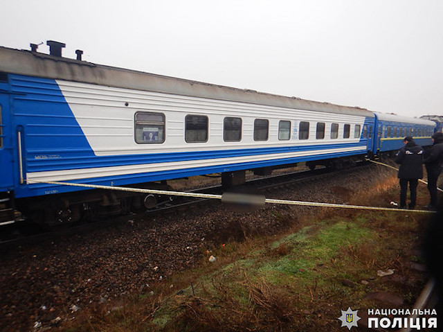 Свежие новости: В Николаеве под поезд попала 17-летняя девушка