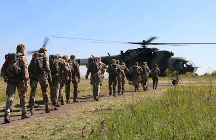 Свежие новости: ВИДЕО: Порошенко тянет войска в Донбасс, в Киеве заговорили о большой войне