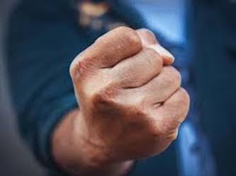 Фото новости: В Запорожской области мужчина до смерти избил 24-летнюю жену Свежие новости: В Запорожской области мужчина до смерти избил 24-летнюю жену