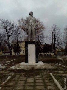 Свежие новости: В Одесской области обезглавили последний памятник Ленина