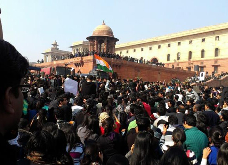 Свежие новости: В Индии мужчина отрубил себе палец после голосования за 