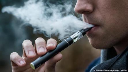 Фото новости: Рада запретила продажу электронных сигарет украинцам до 18 лет Свежие новости: Рада запретила продажу электронных сигарет украинцам до 18 лет