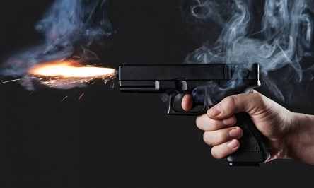 Свежие новости: ФОТО: В Николаеве женщина прострелила ногу коллектору, пришедшему выбивать долг