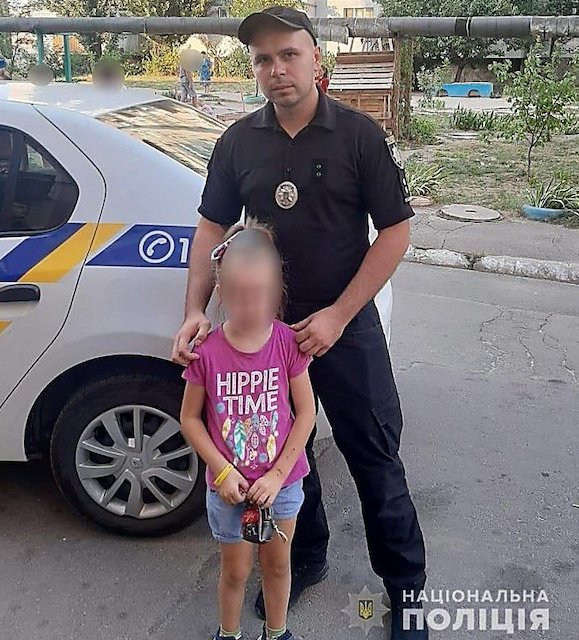 Свежие новости: В Николаеве полиция вернула родителям потерявшуюся 6-летнюю девочку