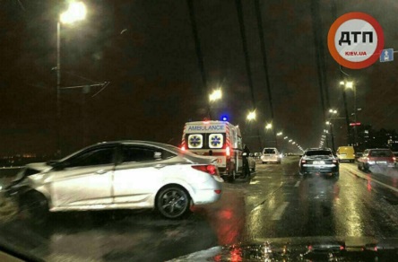 Свежие новости: На мосту в Киеве произошло серьезное ДТП