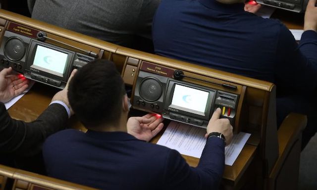 Свежие новости: Раде рекомендуют запретить админарест подростков и беременных