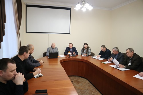 Свежие новости: В мэрии обсудили проблемные вопросы обследования лодочных баз спортивных школ в период открытия навигации на реках