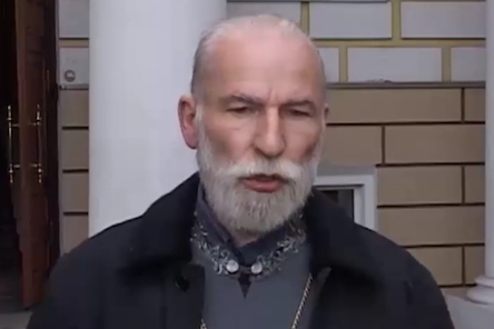 Свежие новости: Разгромивший 10 могил священник УПЦ МП оказался россиянином