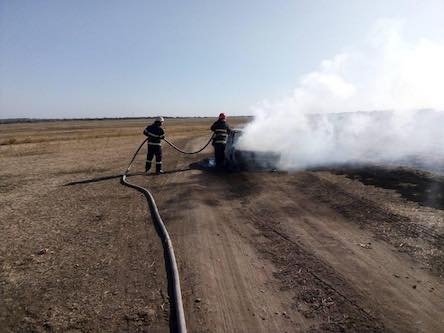 Фото новости: В Баштанском районе во время движения загорелся  ВАЗ 21005 Свежие новости: В Баштанском районе во время движения загорелся  ВАЗ 21005