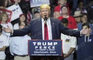 Свежие новости: Штаб Трампа готовится праздновать победу на выборах в самом большом отеле Нью-Йорка