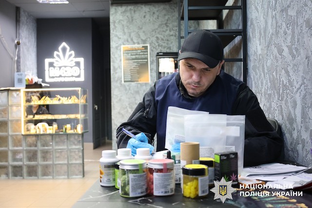 Свежие новости: У Миколаєві викрили мережу магазинів із психотропами під виглядом солодощів