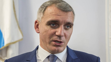 Свежие новости: Сенкевич пригрозил закрыть для фур проезд по Кузнецкой на пути в порт