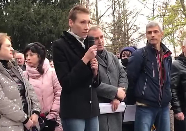 Свежие новости: В Николаеве антивакцинаторы устроили дебош на станции переливания крови и срывали маски с врачей