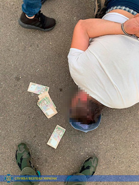 Фото новости: СБУ накрыла нарколабораторию, которая производила тяжелых наркотиков на миллионы гривен в месяц Свежие новости: СБУ накрыла нарколабораторию, которая производила тяжелых наркотиков на миллионы гривен в месяц