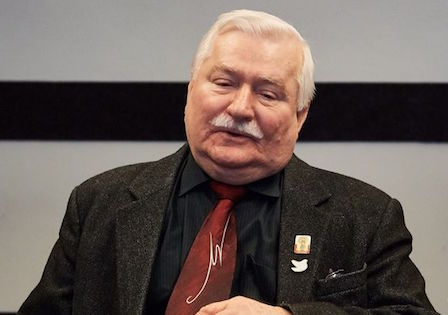 Свежие новости: Экс-президент Польши попал в ДТП: появились подробности