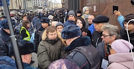 Свежие новости: ФОТО. Массовые протесты в РФ: Количество задержанных превысило 300 человек